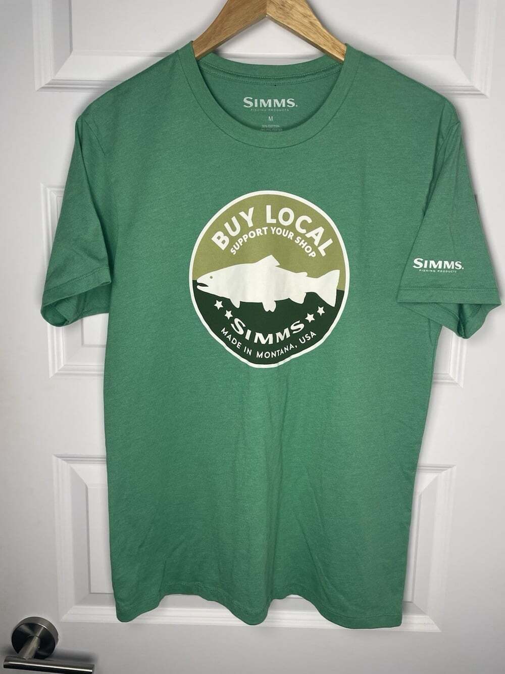 Simms Fishing Products Mens M Green Graphic Tshirt Tee Bozeman Montana USA Fish